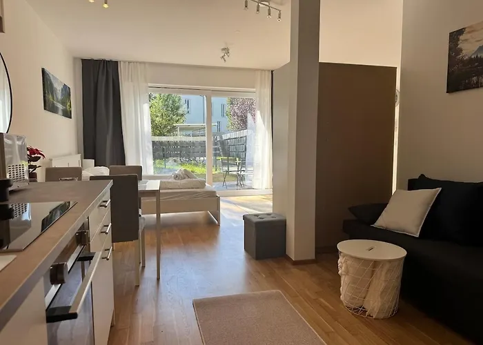 Modern With Private Garden * Vídeň