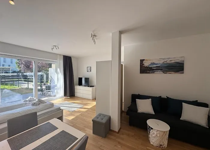 Modern With Private Garden Apartmán *